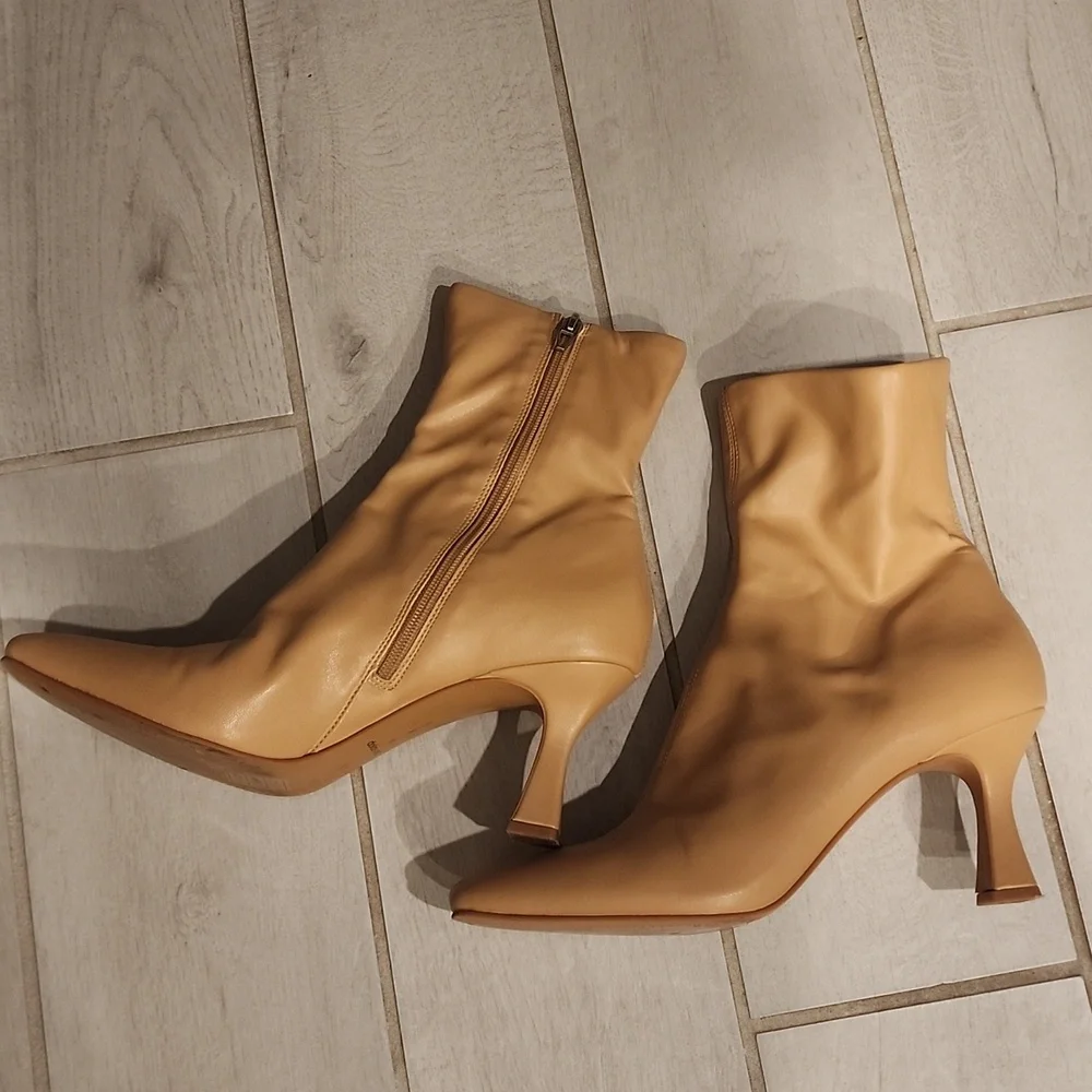 Dolce Vita Glamor Tan Stella Booties